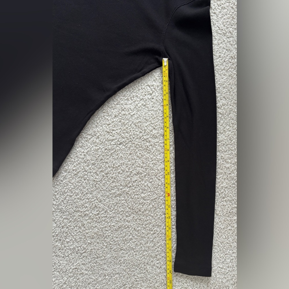 Dynamite Turtleneck - Picture 5 of 7